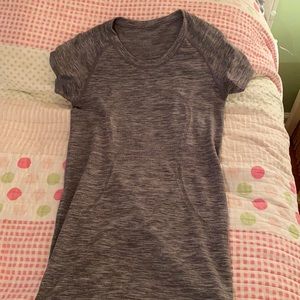 lululemon workout shirt